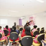 Casa da Mulher Brasileira de Palmas aborda saúde mental e cuidados com as mamas em ação do Outubro Rosa